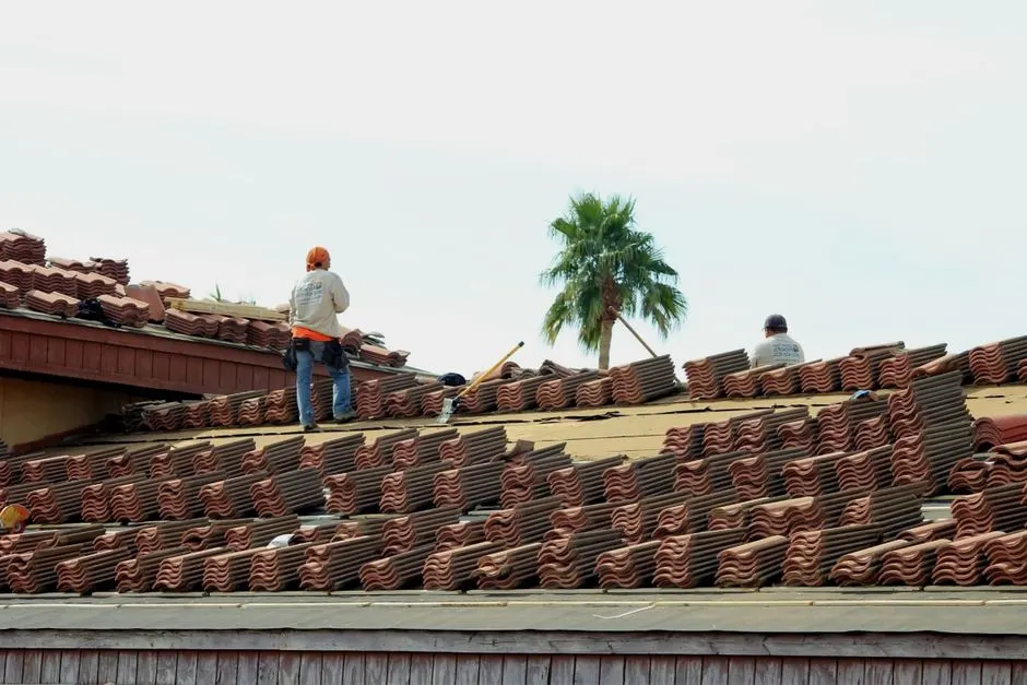 Local Roofing contractor team in Cutler Bay